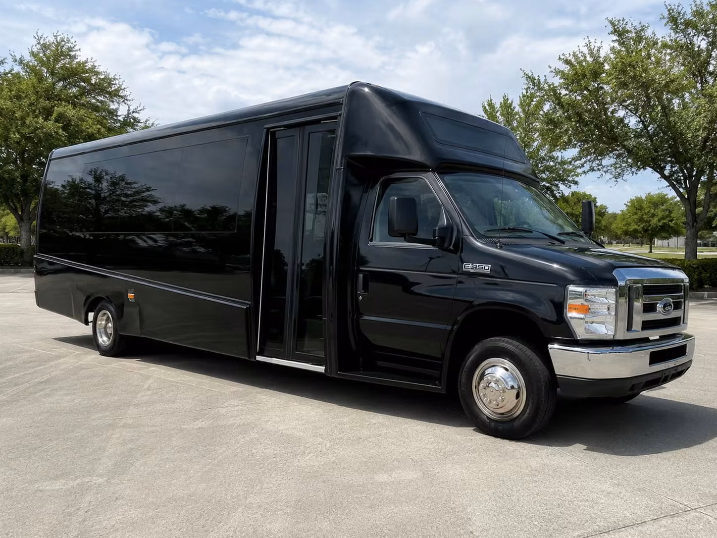 carrollton 18 passenger minibus rental
