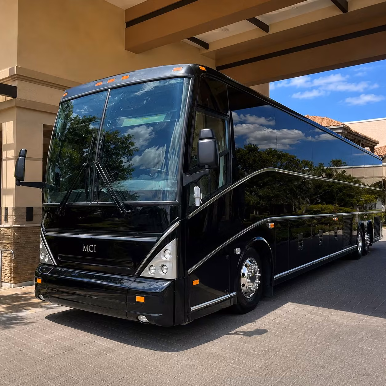 why corporate groups in carrollton choose charterbuscarrollton com for airport transfers